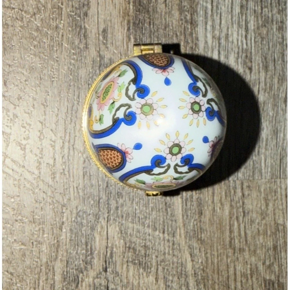 Vtg 60s Trinket Box Decorative Egg Blue Floral Gold Accents - Picture 2 of 5